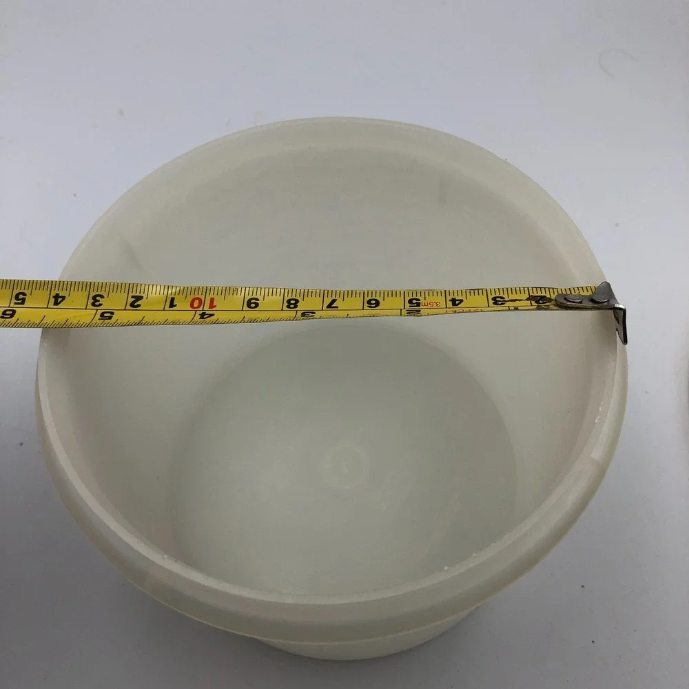 2 vintage Tupperware Containers #5 4 3/4 cup modular mate B stackable 4